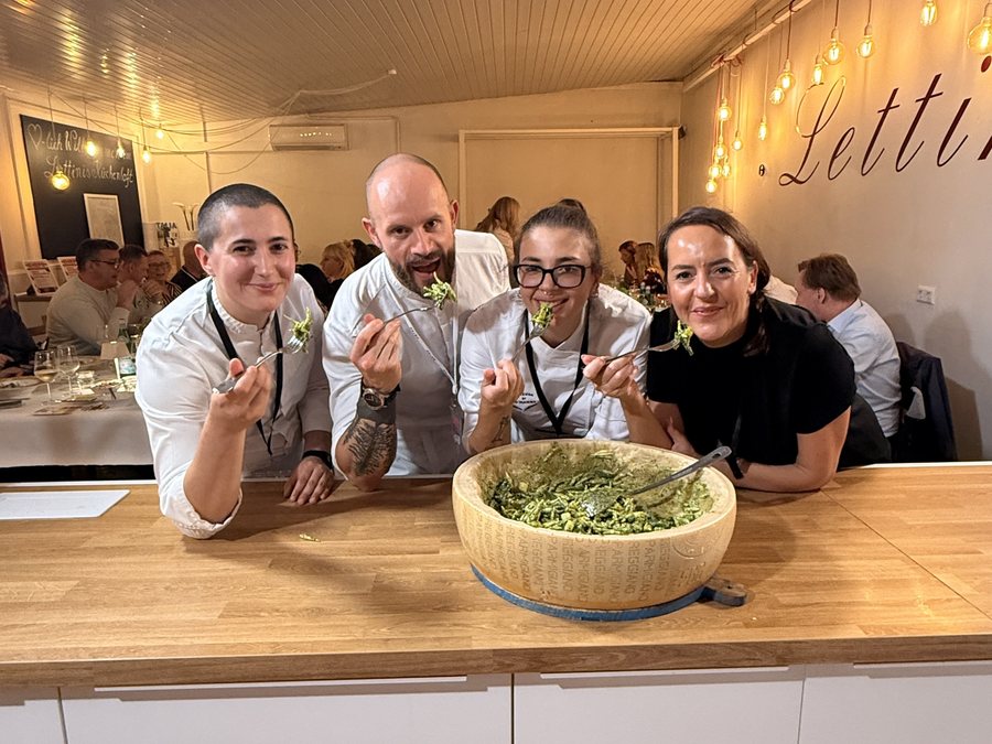 Das Team hinter dem Parmigiano-Laib
